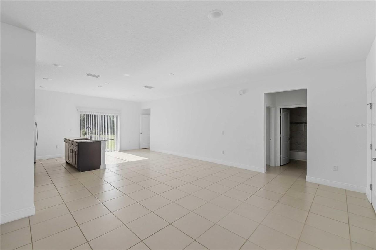 405 Marion Oaks Ln - Photo 6 of 23