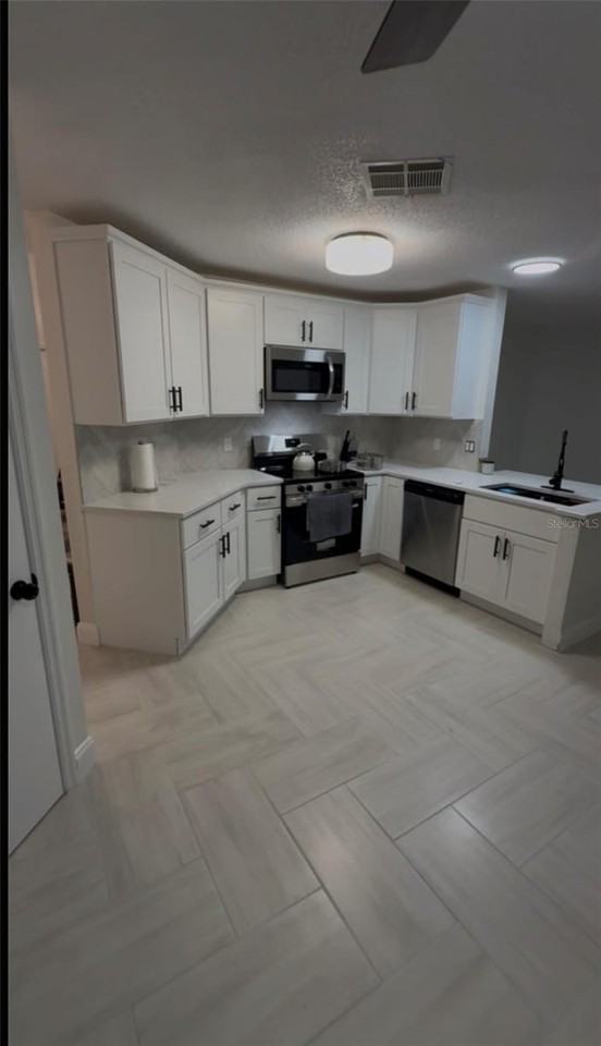 182 Pinewood Cir - Photo 3 of 3