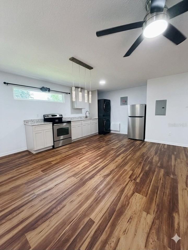 1409 Virginia Ave - Photo 2 of 10