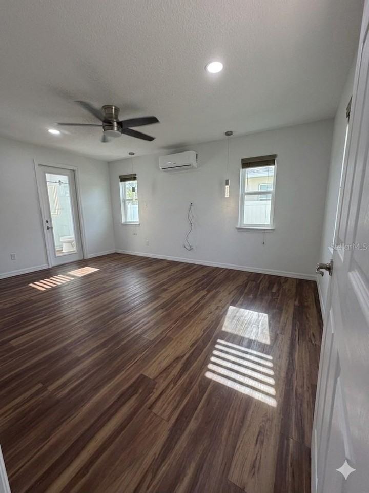 1409 Virginia Ave - Photo 5 of 10