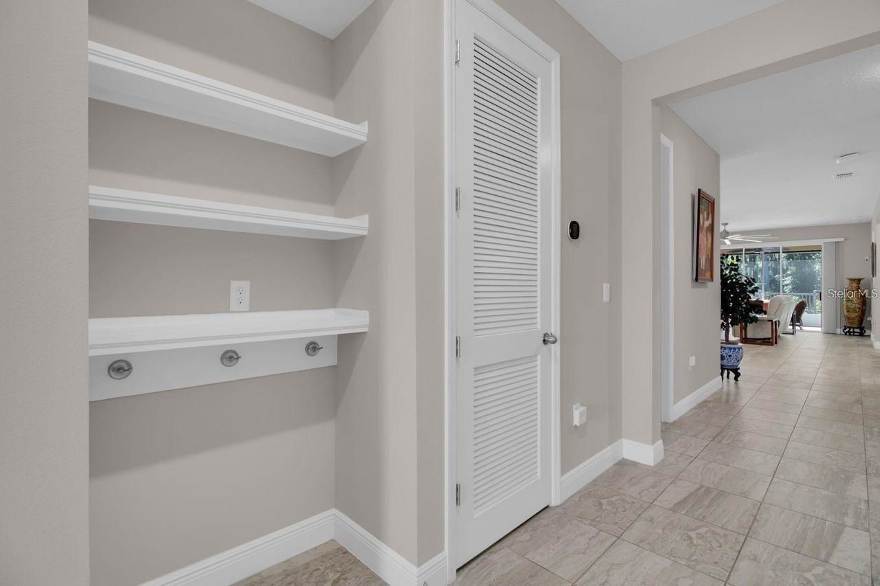 2487 Empress Dr - Photo 3 of 43