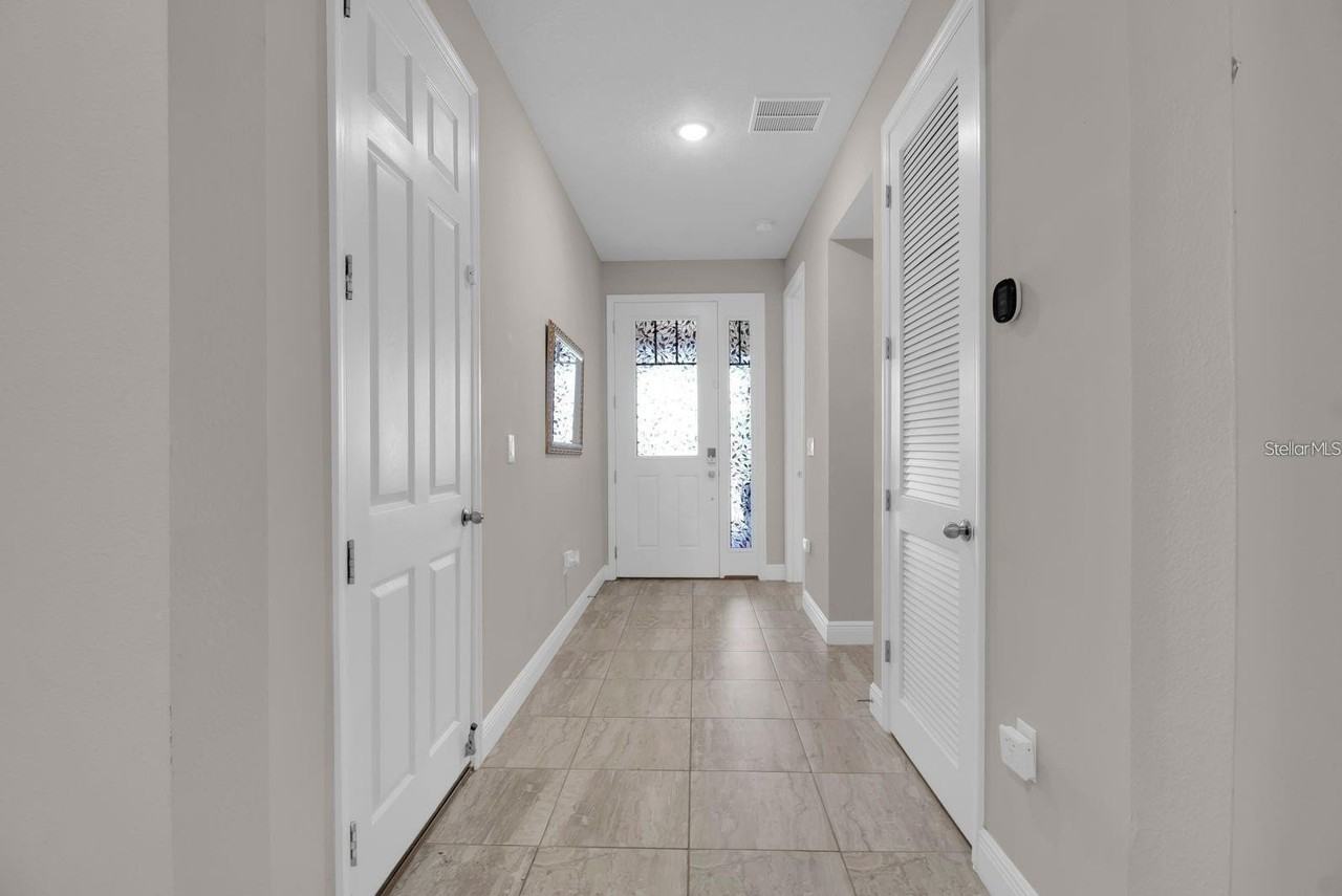 2487 Empress Dr - Photo 4 of 43