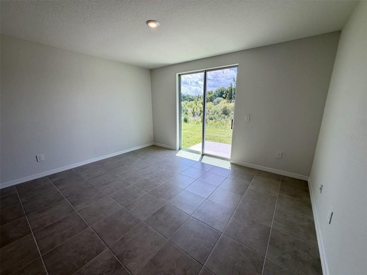 1483 Brekey Way - Photo 6 of 26