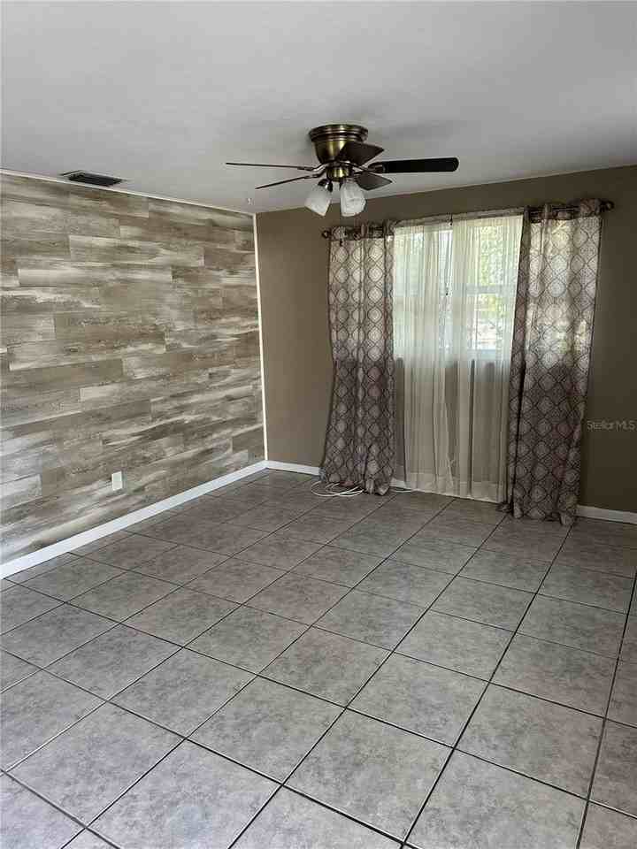 8892 79th Pl - Photo 5 of 8