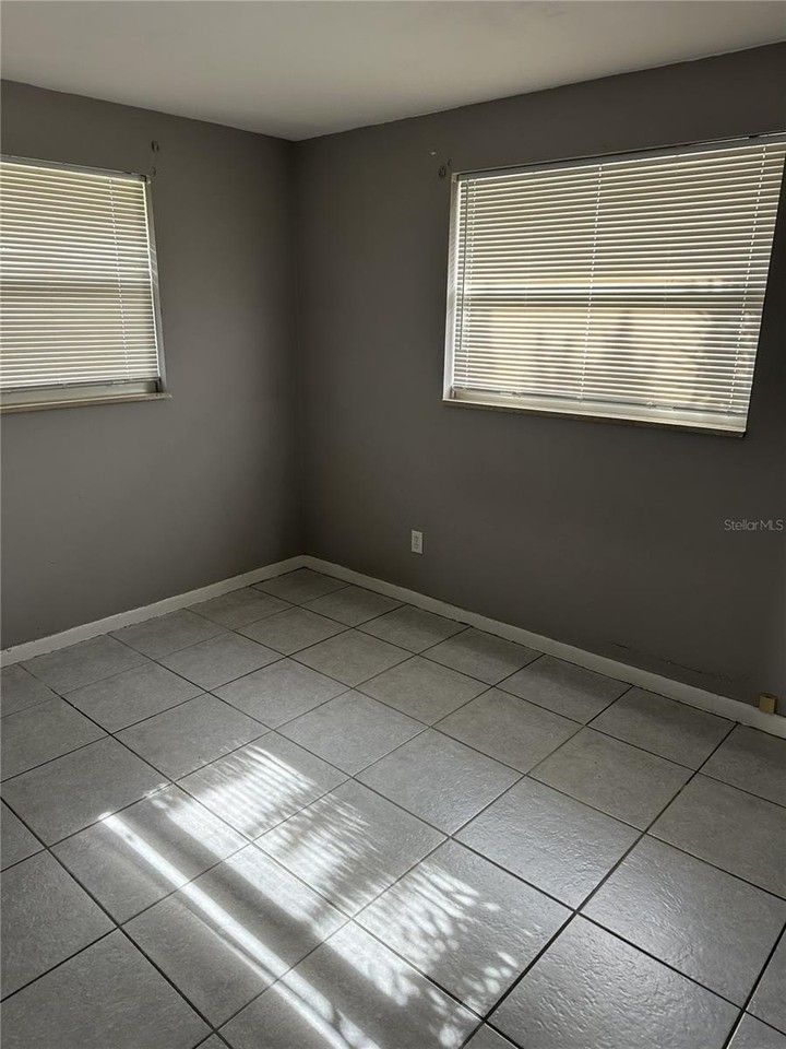 8892 79th Pl - Photo 6 of 8
