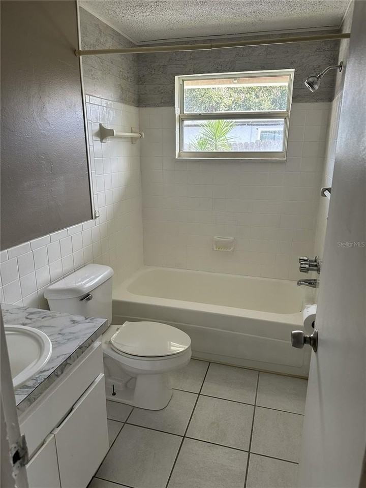 8892 79th Pl - Photo 7 of 8