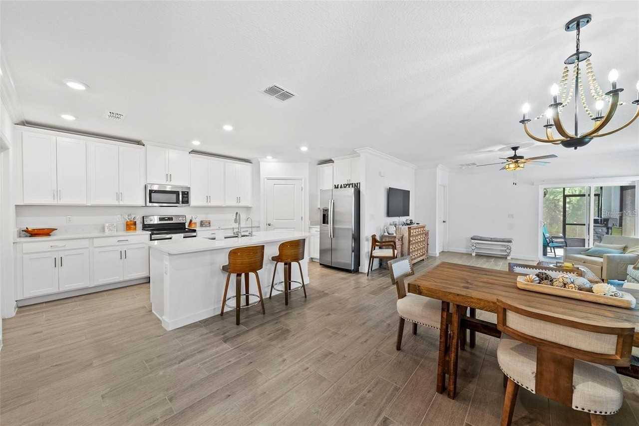 16890 Forge Surf St - Photo 5 of 30