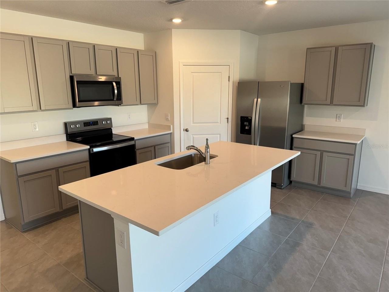 7232 Broad River Ave - Photo 2 of 15