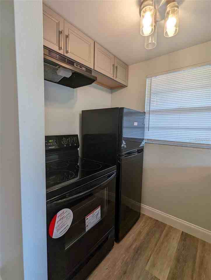 6123 Montana Ave - Photo 5 of 10