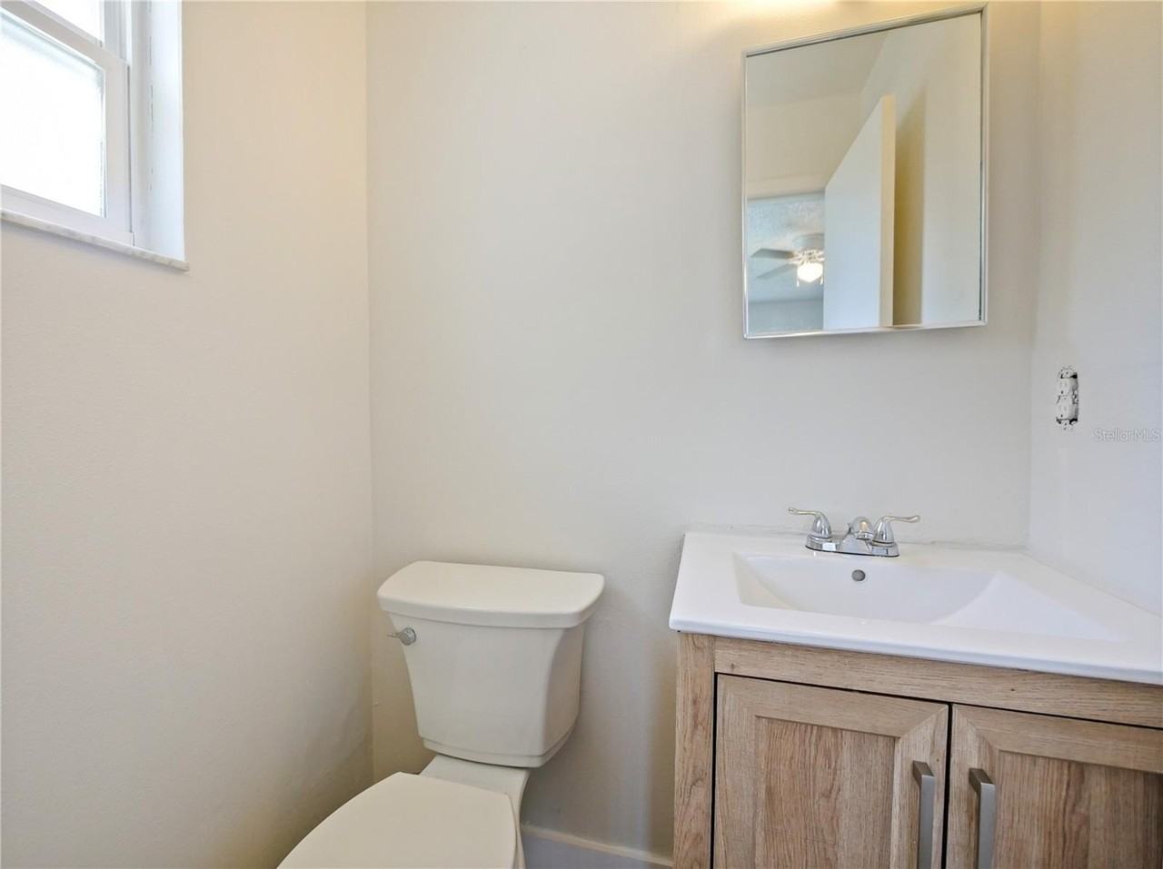141 Hazelcrest St #B - Photo 5 of 13