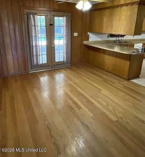 1056 Broken Arrow Ln - Photo 4 of 15