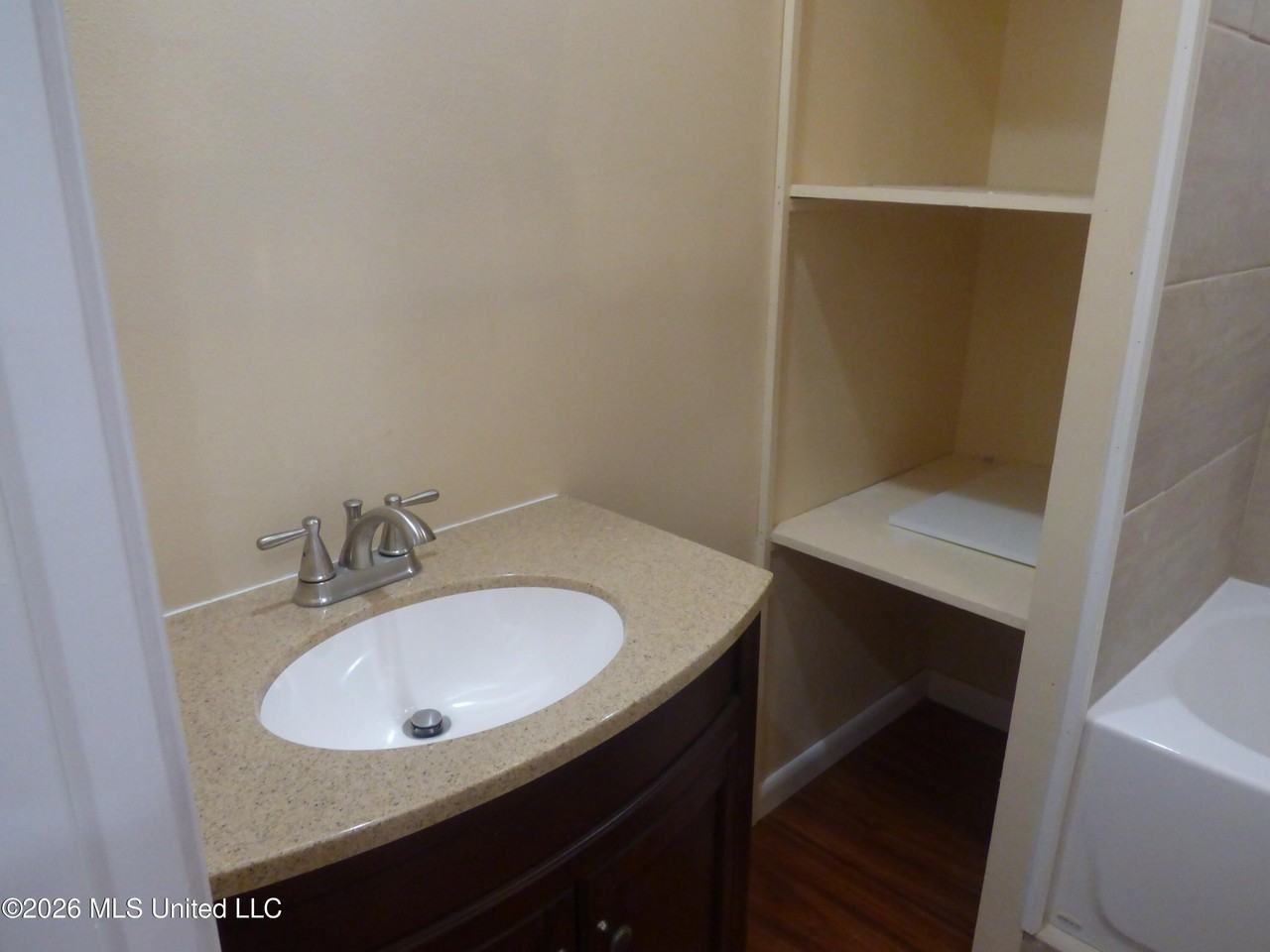 1177 Jewell Dr - Photo 6 of 11