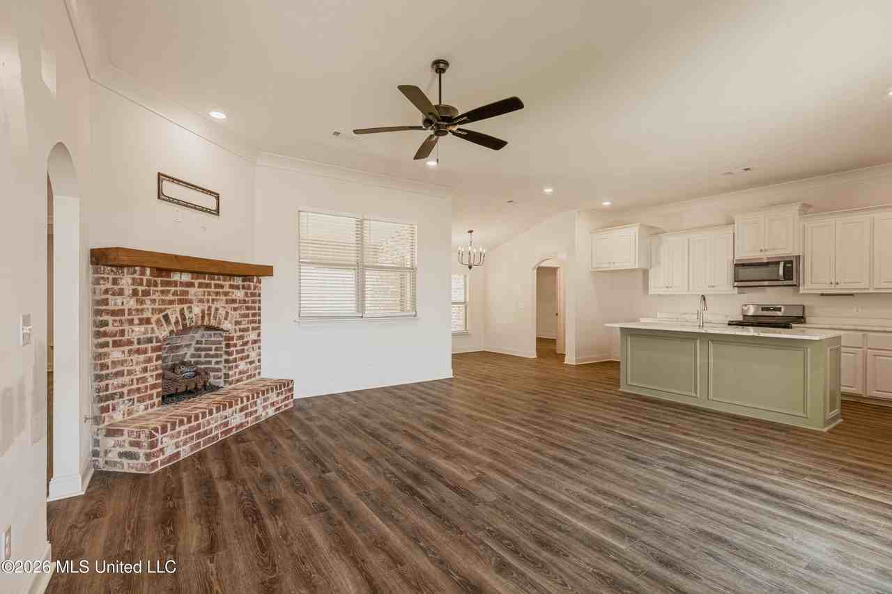 509 Silver Hill Drive - Photo 6 of 39