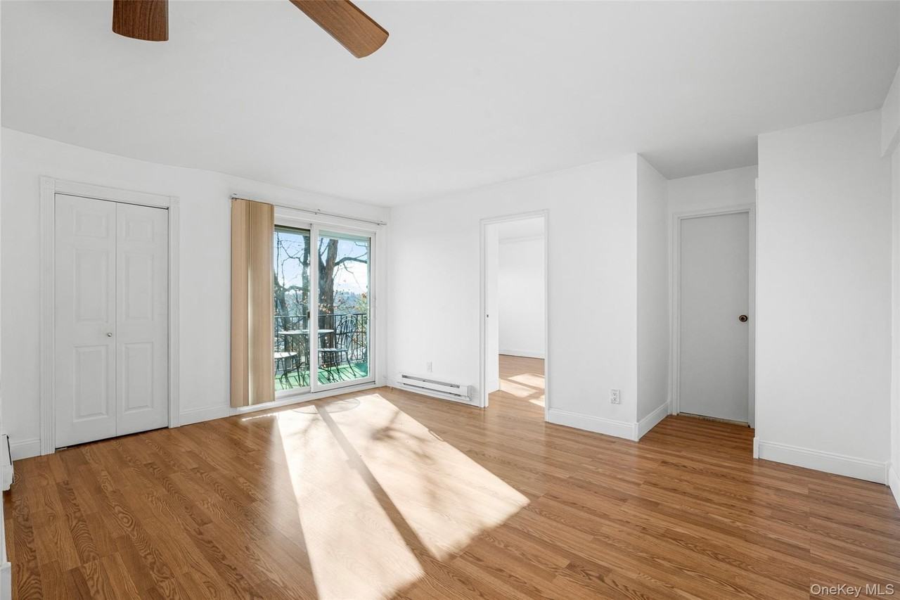 55 Fieldstone Dr #69 - Photo 4 of 15