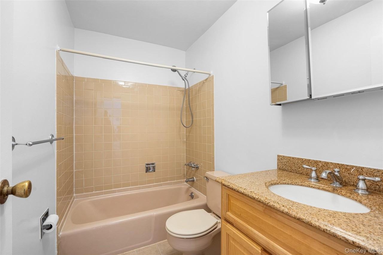 55 Fieldstone Dr #69 - Photo 5 of 15