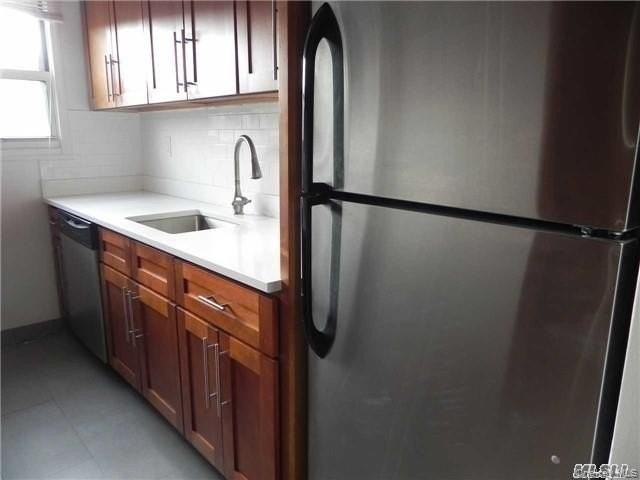 17 Schenck Ave #3B - Photo 4 of 11