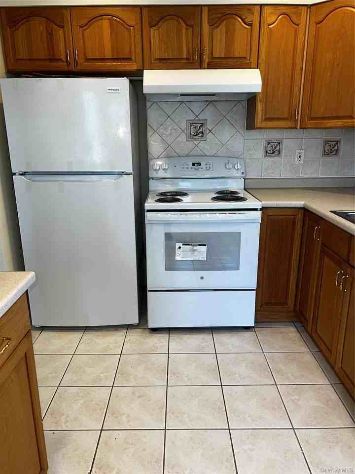 2457 4th Ave - Photo 5 of 32