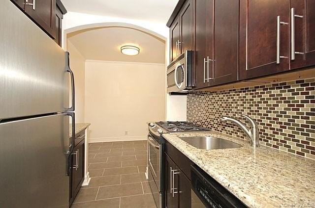 160 S Middle Neck Rd #3A - Photo 7 of 13