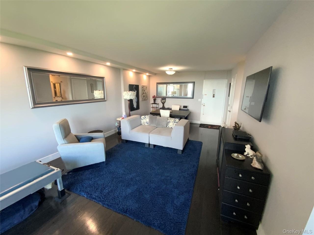 27010 Grand Central Pkwy #10B - Photo 7 of 30