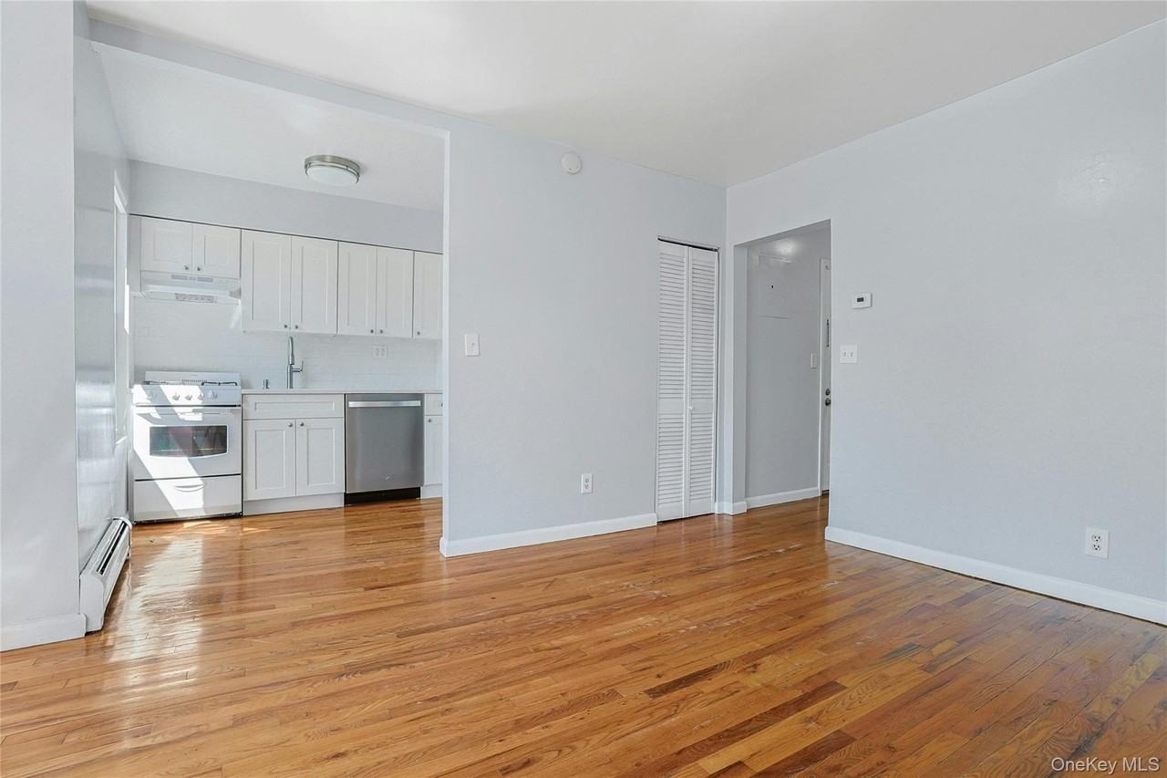 202 Main St #2E - Photo 6 of 26