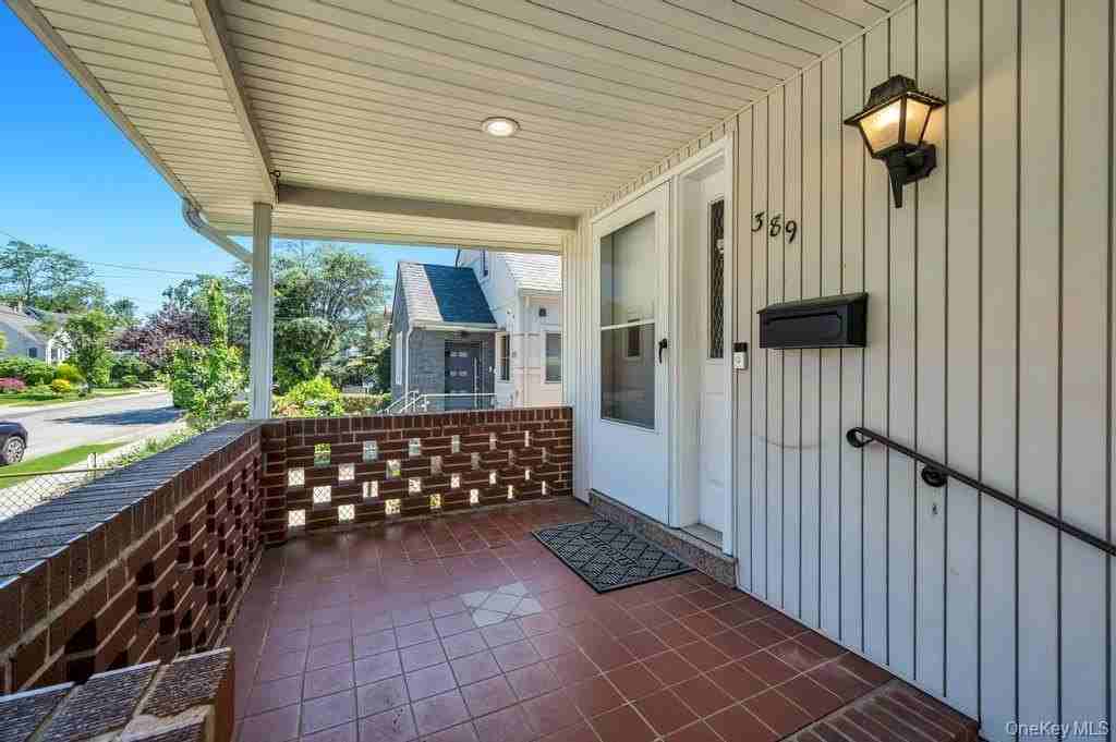 389 Hamilton Ave - Photo 4 of 30
