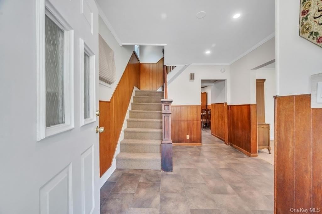 389 Hamilton Ave - Photo 5 of 30