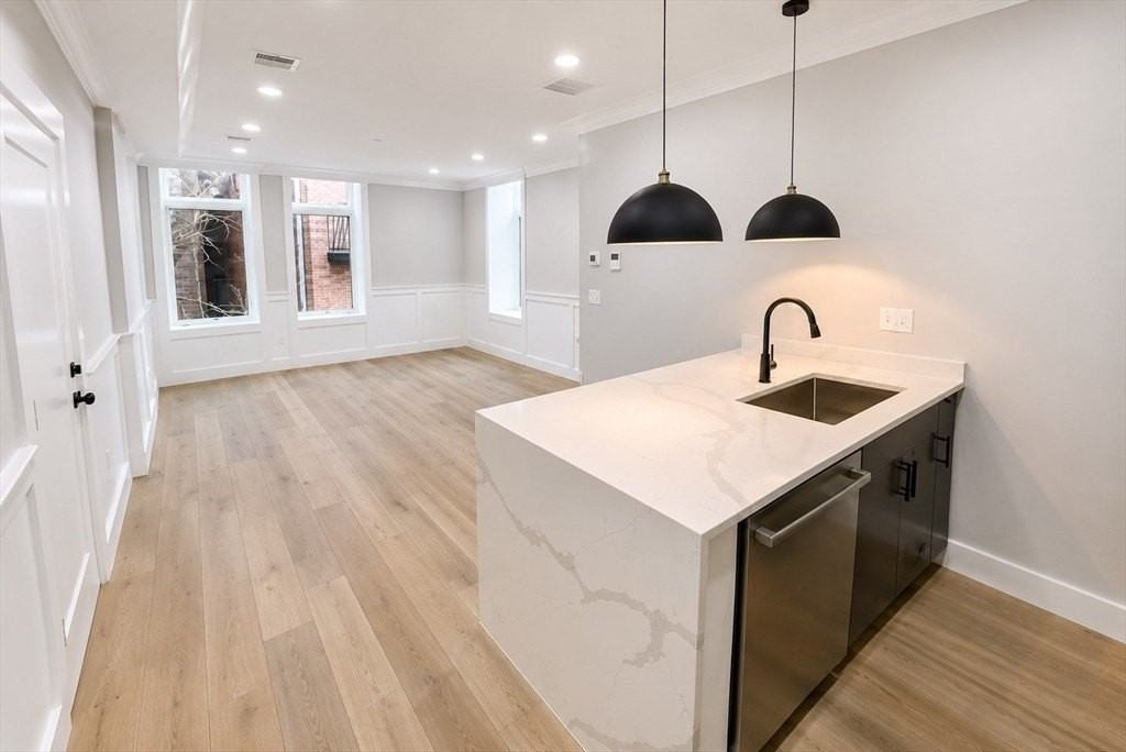 300 Somerville Ave #I - Photo 2 of 14