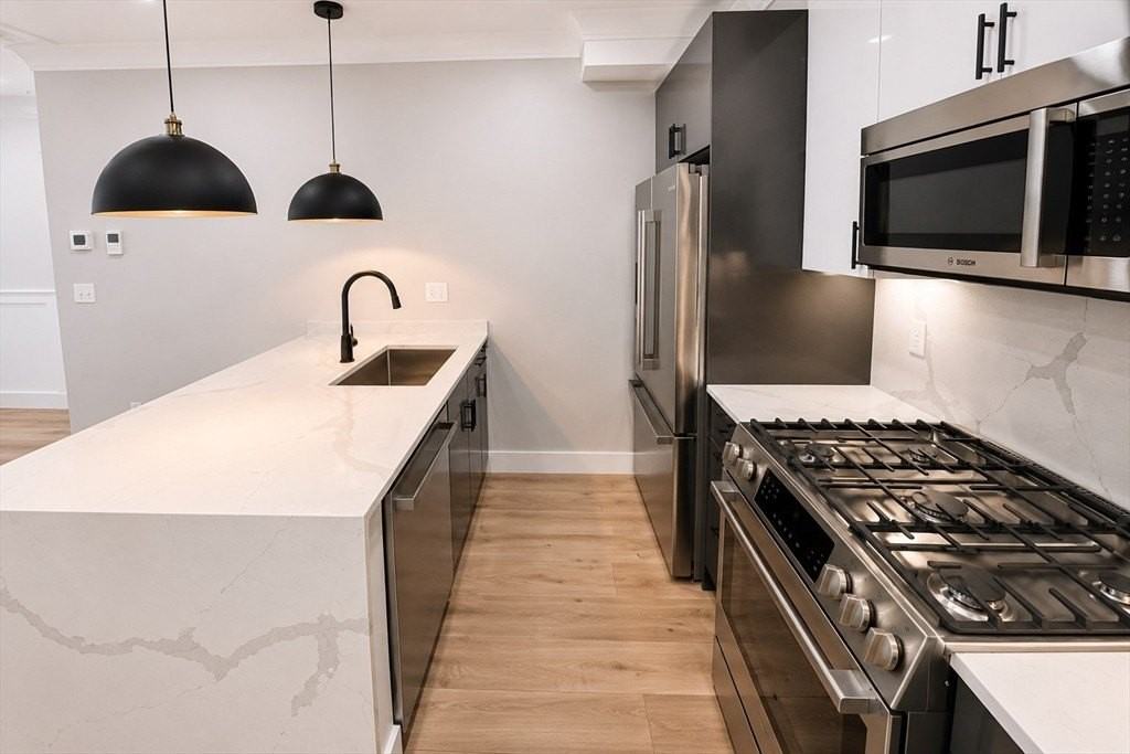 300 Somerville Ave #I - Photo 4 of 14