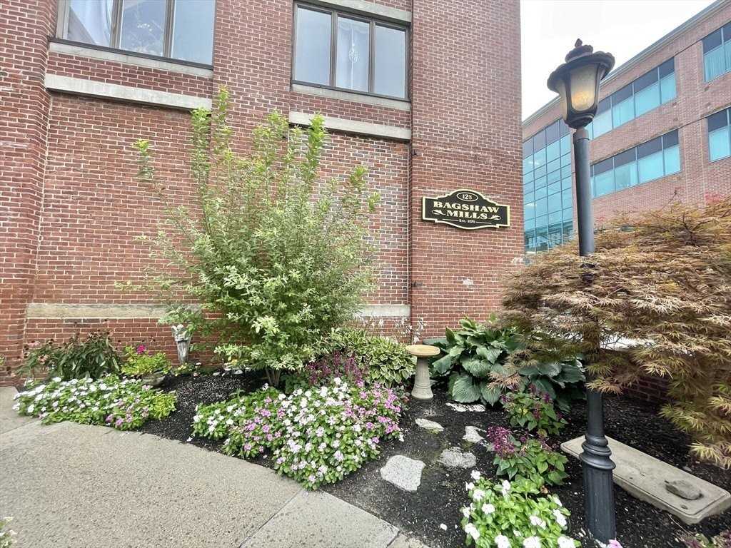 128 Warren St #1 - Photo 2 of 17