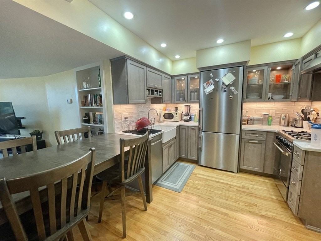 128 Warren St #1 - Photo 4 of 17