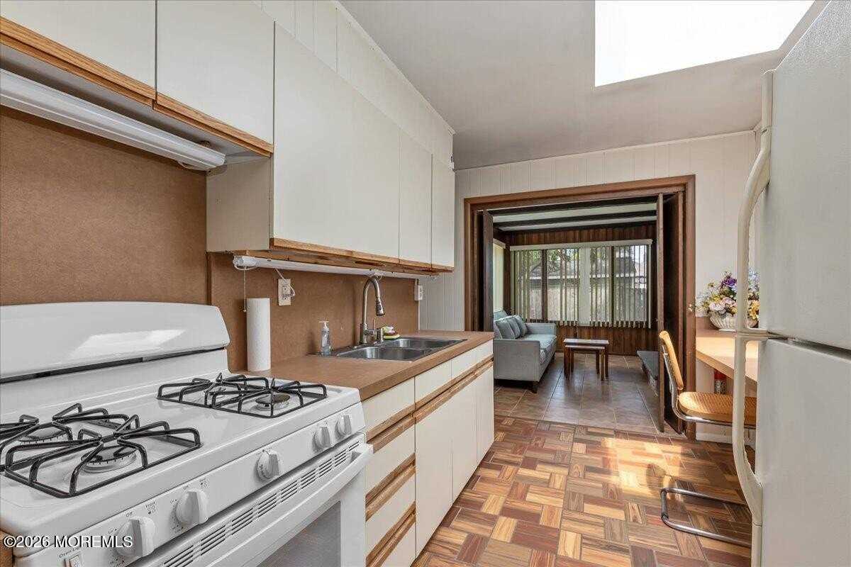 223 W End Ave - Photo 3 of 20