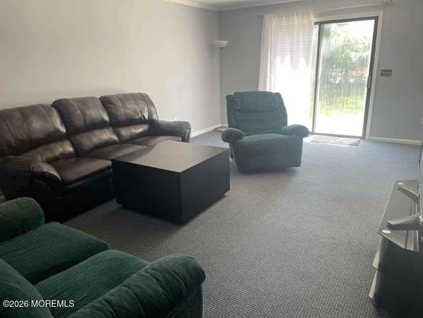 256 Lawrence Ave - Photo 4 of 18