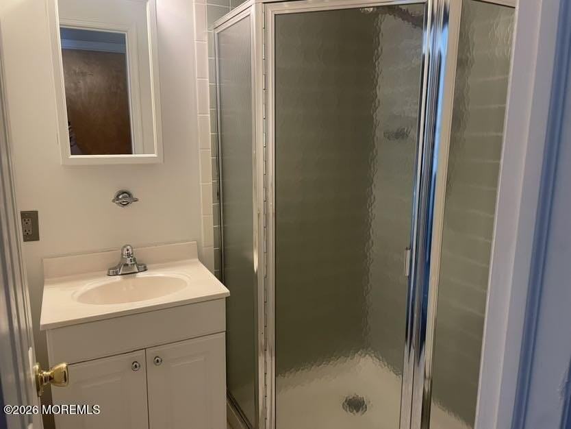 256 Lawrence Ave - Photo 5 of 18