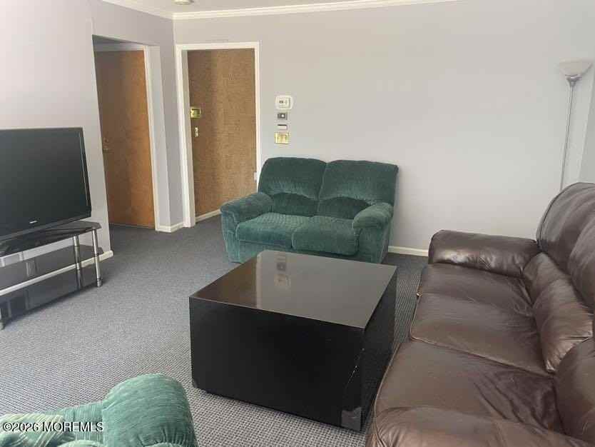 256 Lawrence Ave - Photo 7 of 18