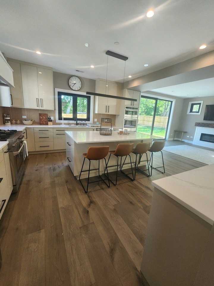 154 Oak St - Photo 3 of 16