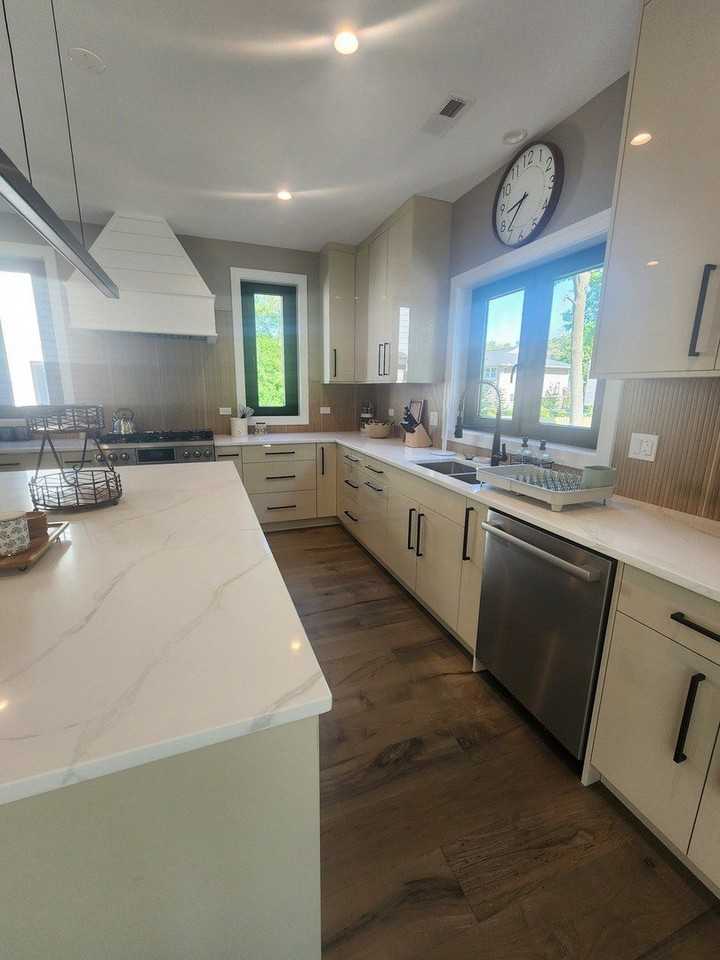154 Oak St - Photo 6 of 16