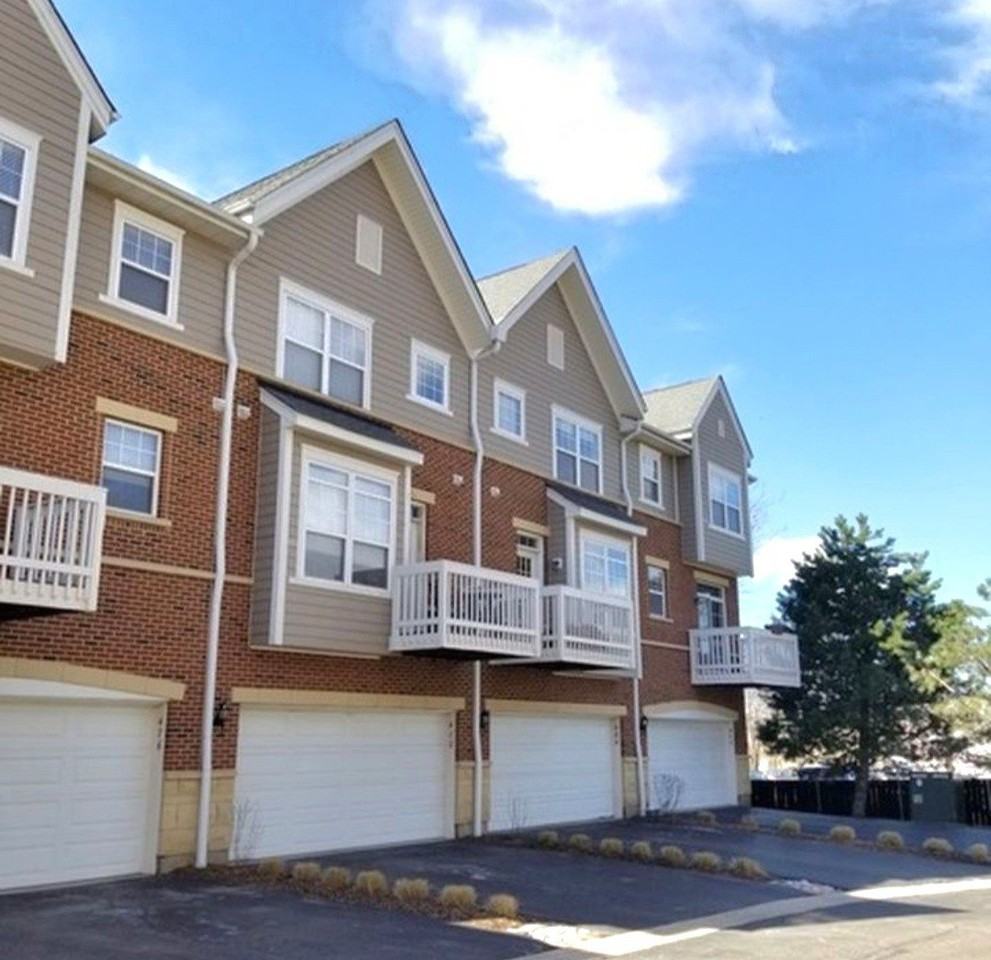 484 W Wood St #2 - Photo 3 of 18