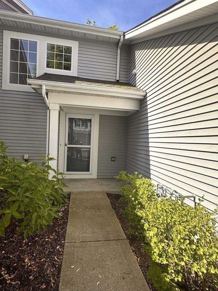 10043 Haverhill Ln - Photo 2 of 15