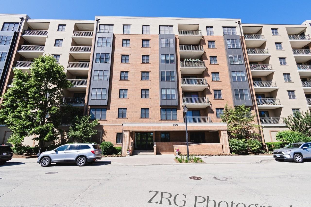 300 Anthony Ave #711
