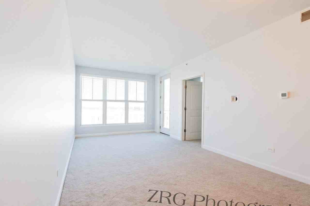300 Anthony Ave #711 - Photo 4 of 40