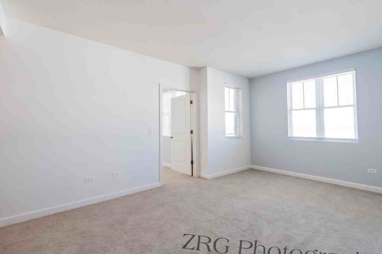 300 Anthony Ave #711 - Photo 7 of 40