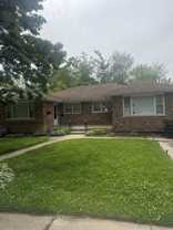 208 1/2 Blackstone St - Photo 1 of 1
