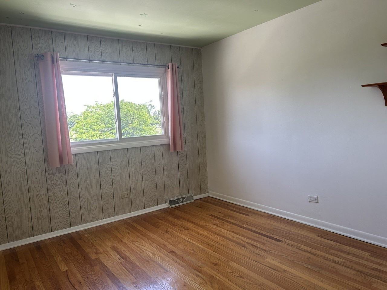9883 Soreng Ave - Photo 5 of 12