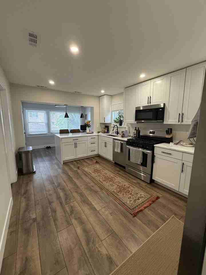 2607 W Rascher Ave #1 - Photo 6 of 12