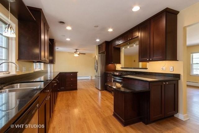410 Prairie Ave - Photo 7 of 22