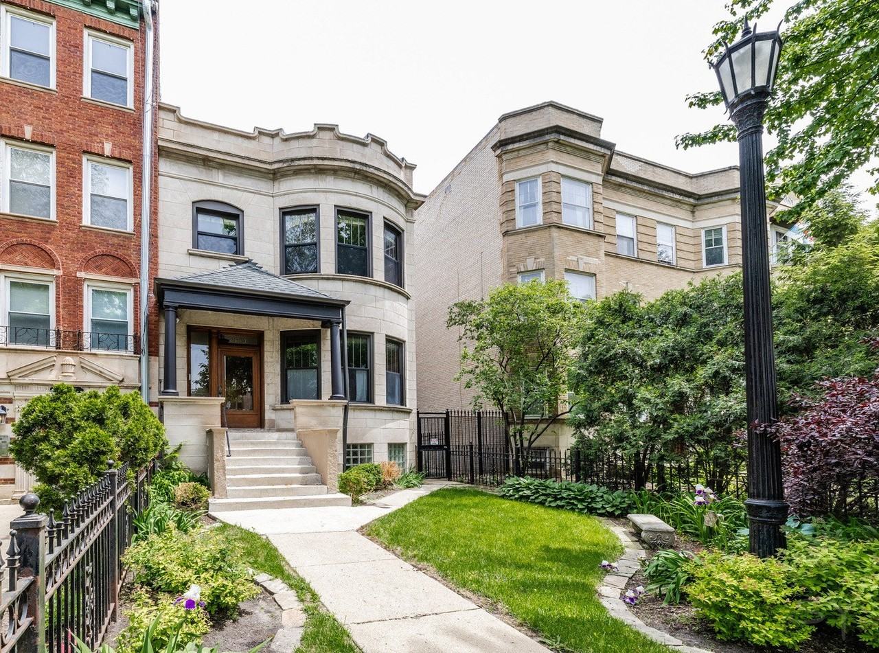4613 N Malden St #G - Photo 2 of 14