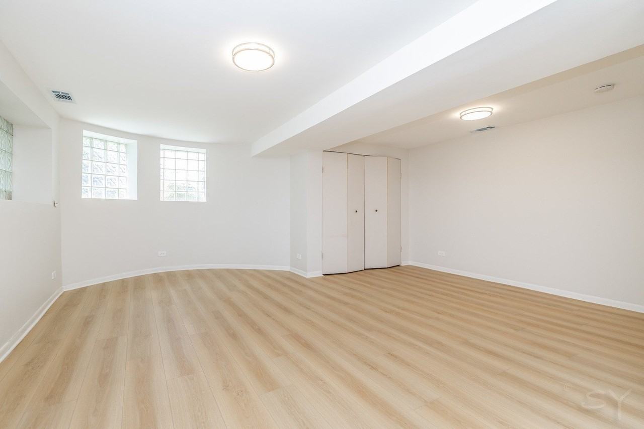4613 N Malden St #G - Photo 5 of 14