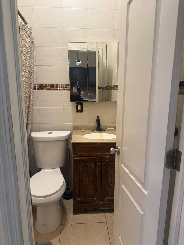 Bainbridge St - Photo 6 of 12