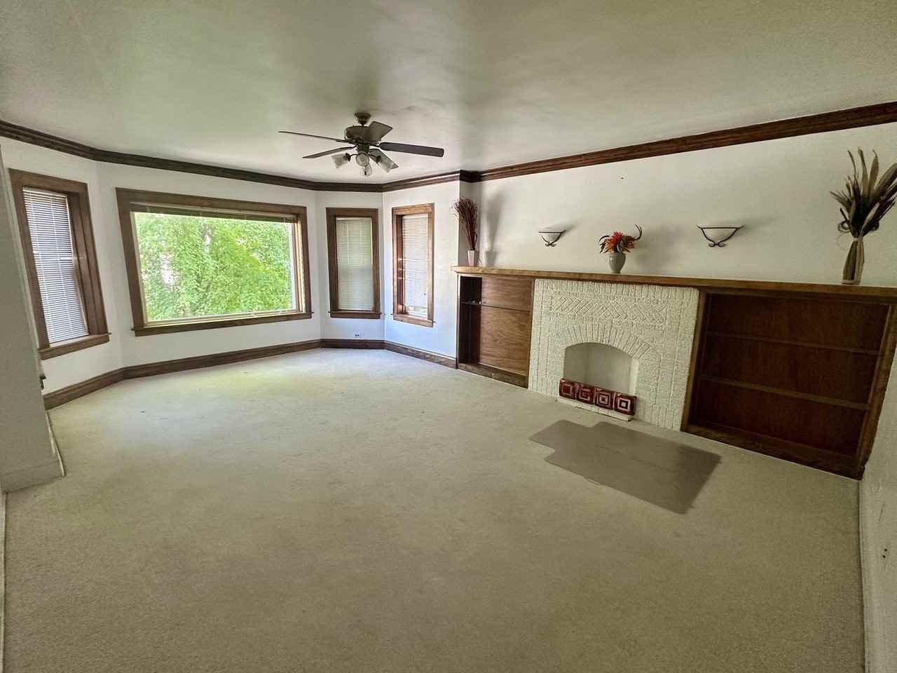 6229 N Claremont Ave #2 - Photo 2 of 15