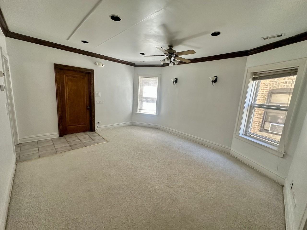 6229 N Claremont Ave #2 - Photo 4 of 15